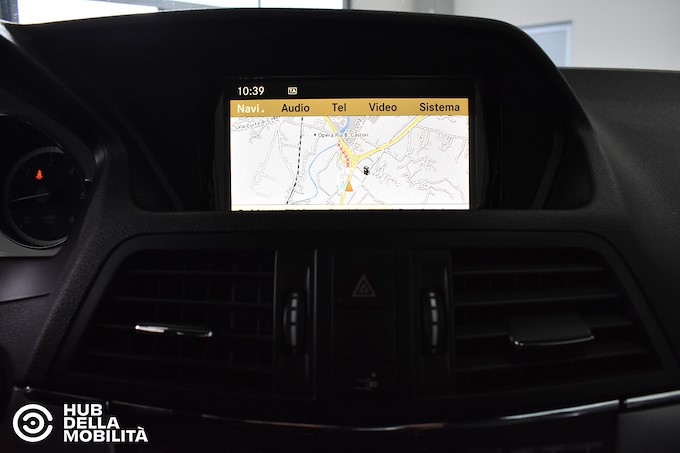 MERCEDES-BENZ E 220 CDI Coupé BlueEFFICIENCY Avantgarde